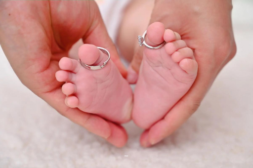 德州宝宝脸上长黑点 德州宝宝脸上长黑点